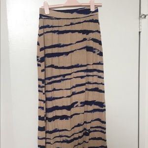 Maxi skirt just in time for spring!!